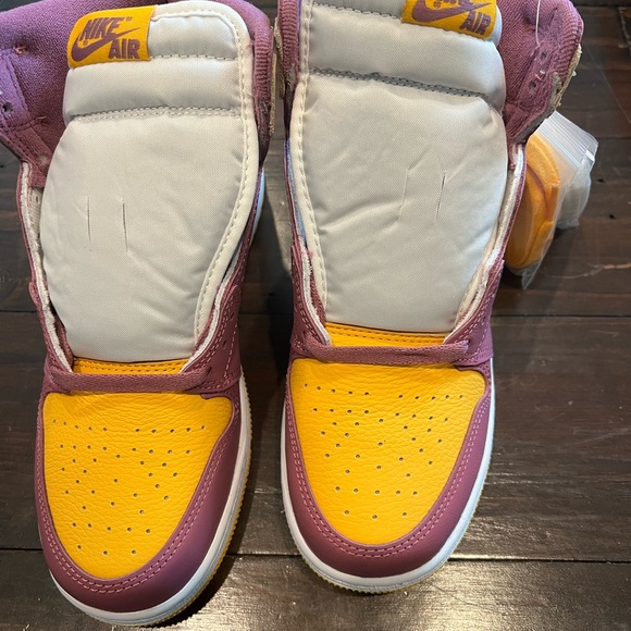 NWT Nike Air Jordan 1 Retro High OG Brotherhood youth size 6. - Picture 9 of 10